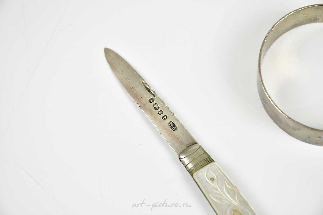 Русское серебро , Портсигар из русского серебра и другие предметы