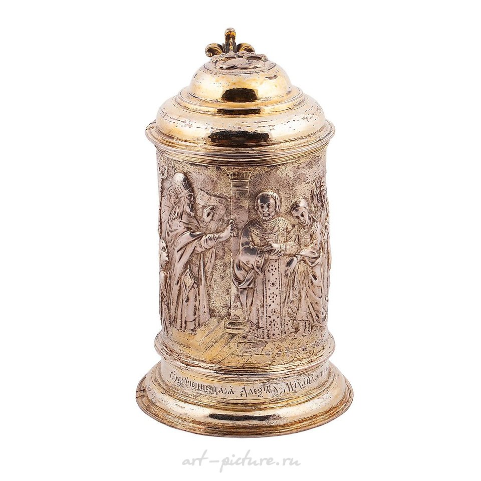 俄罗斯银 , 稀有的俄罗斯镀金银杯，上面有雕刻的全景图案。