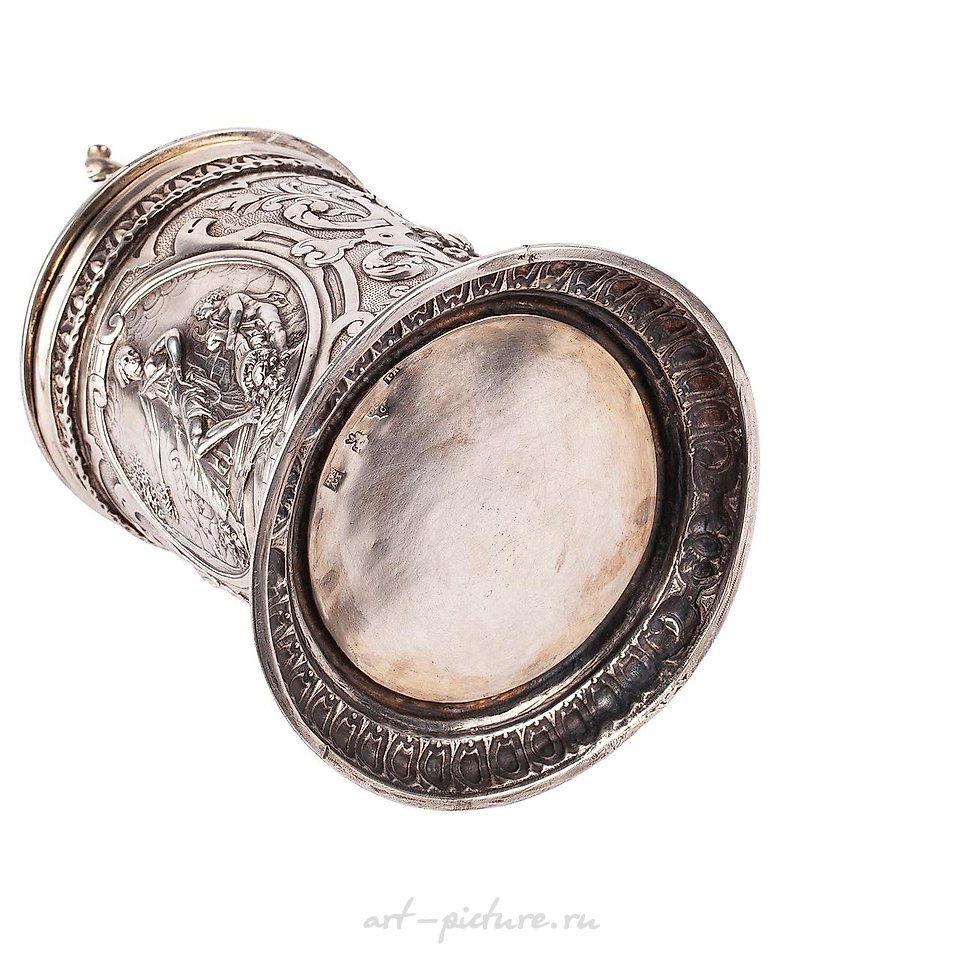 俄罗斯银 , 铸造的镀金银杯