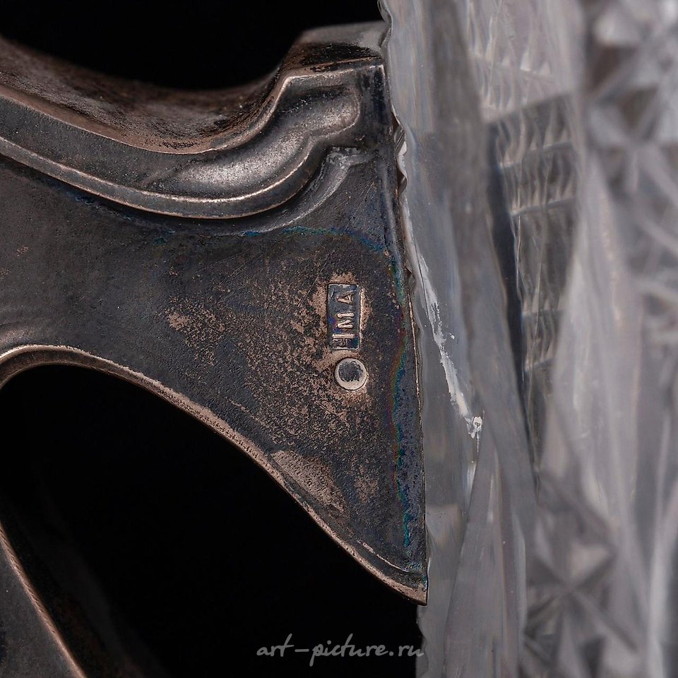 Русское серебро , Массивный графин из русского серебра с позолотой