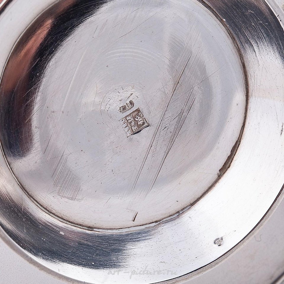 俄罗斯银 , 俄罗斯银质镀金糖罐和牛奶壶