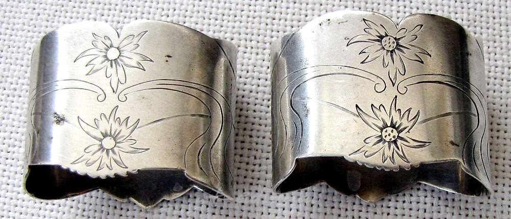 俄罗斯银 , 镀金银制餐巾环的一对椭圆形环