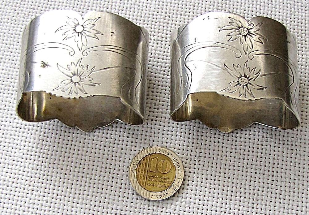 俄罗斯银 , 镀金银制餐巾环的一对椭圆形环