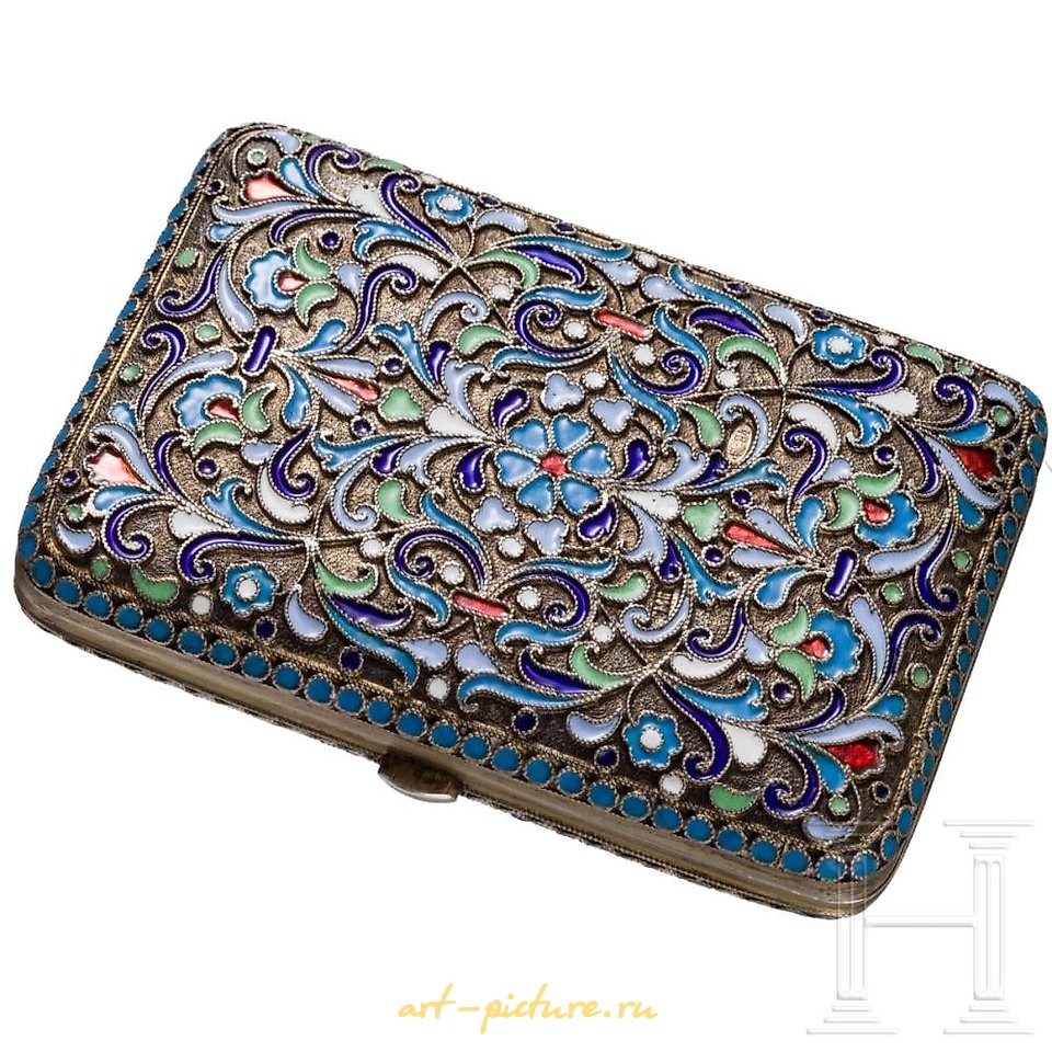 Русское серебро , Русский серебряный позолоченный и эмалированный портсигар
