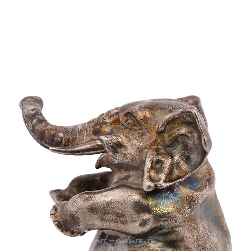 俄罗斯银 , 俄罗斯银制马鞍杯