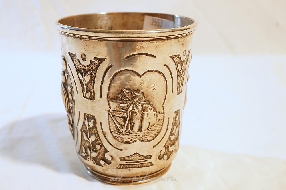 Русское серебро , Тяжелая рюмка, возможно, из русского серебра