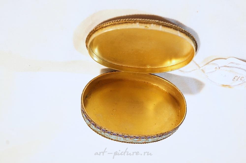 Russian silver , A fine Russian silver & cloisonné enamel oval pill box, Ha...