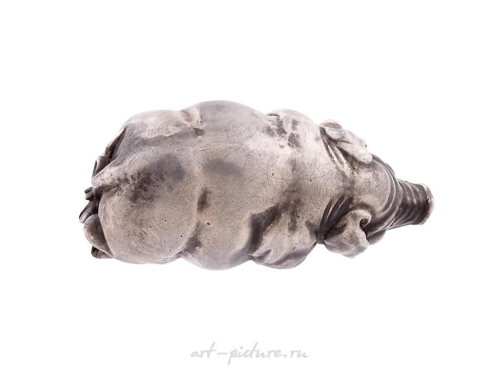 Русское серебро , Русская серебряная фигурка свиньи с рубиновыми глазами