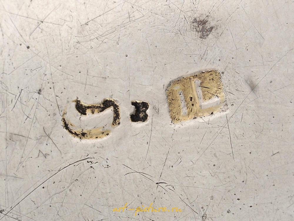 Russian silver , ANTIQUE RUSSIAN SILVER BOX WITH CATHERINE II MEDAL