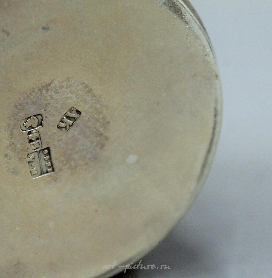 Русское серебро , Русская серебряная чашка. Высота 8,5 см. Вес 101 грамм.