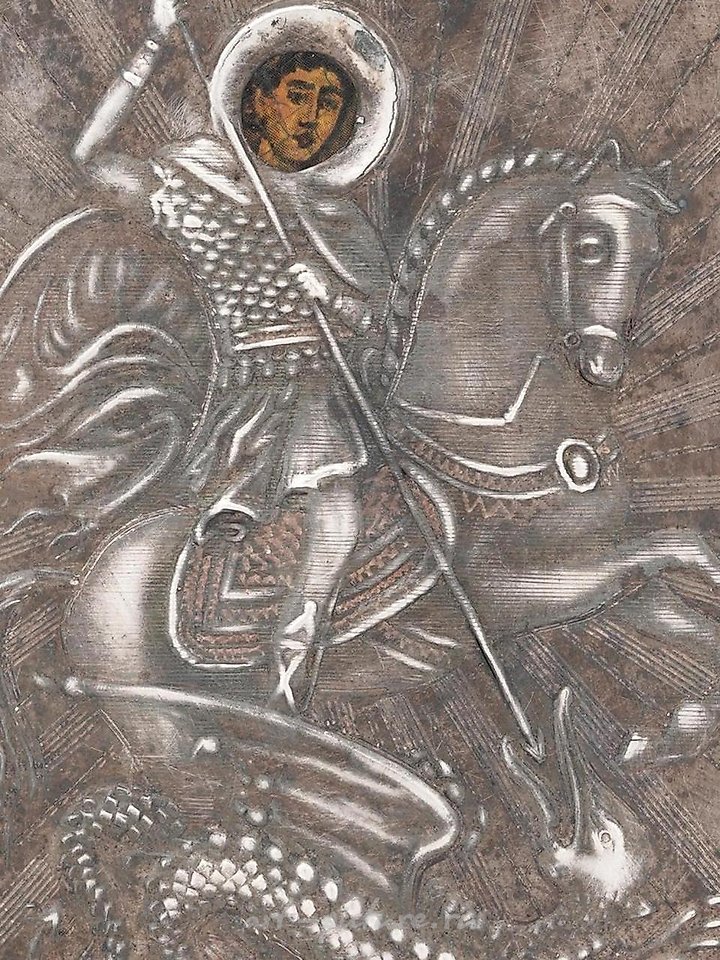 Русское серебро , Антикварная русская православная икона 19 века, изображающая Святого Георгия, убивающего змея.