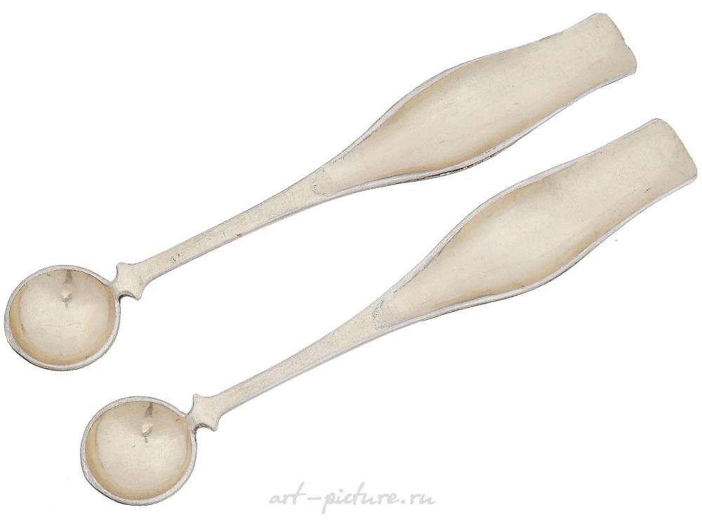 Русское серебро , Пара ложек для горчицы из русского серебра с полихромной перегородчатой эмалью.