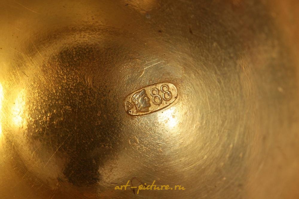 俄罗斯银 , 俄罗斯的珐琅和镀金银蛋，1908-1928年。