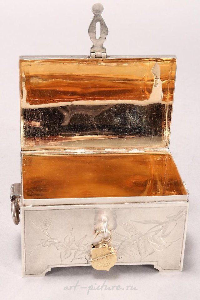 俄罗斯银 , 19世纪的俄罗斯银棺材