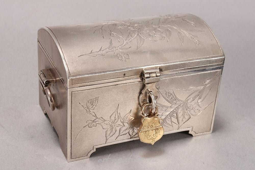 俄罗斯银 , 19世纪的俄罗斯银棺材