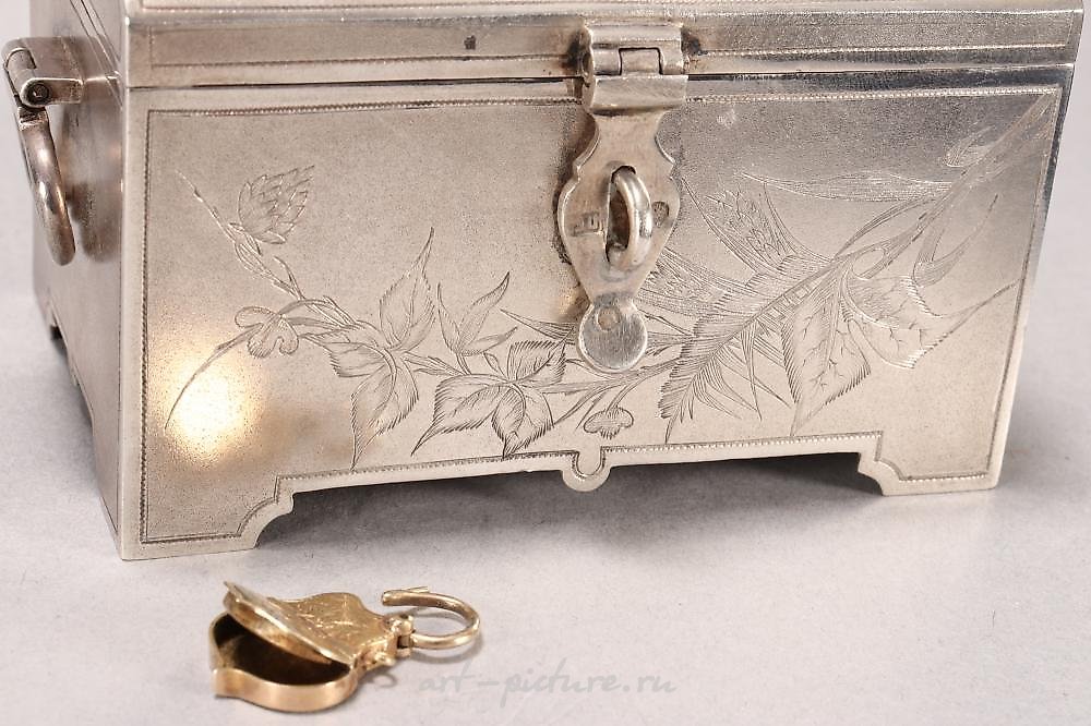 俄罗斯银 , 19世纪的俄罗斯银棺材