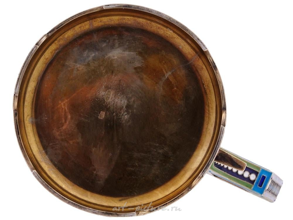 俄罗斯银 , 俄罗斯银杯，镶有88纯度的珐琅。