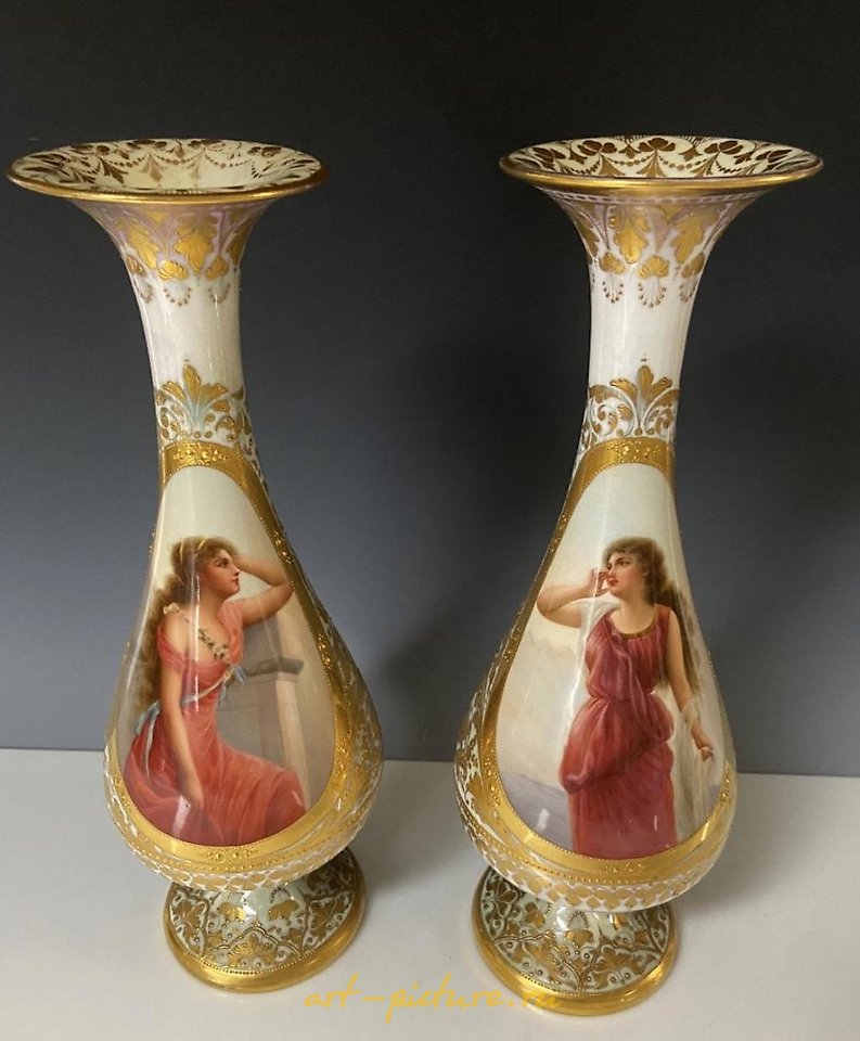 Royal Vienna Porcelain , A LARGE PAIR OF ROYAL VIENNA VASES