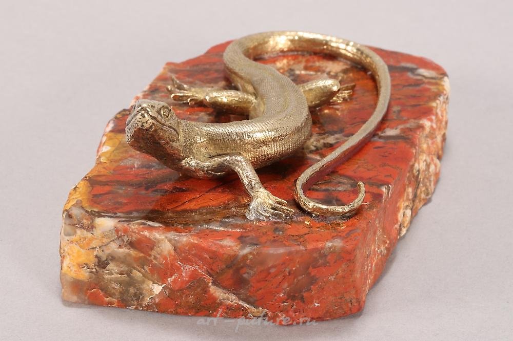 Русское серебро , Серебряная подставка на розовом мраморном основании