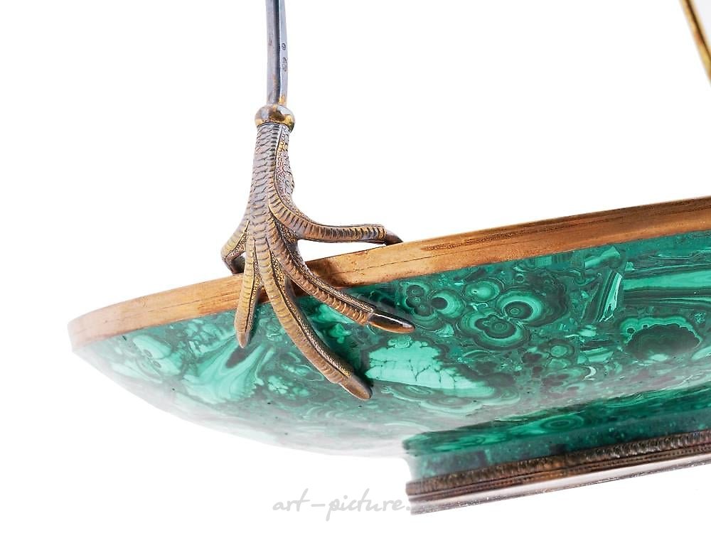 Русское серебро , Русская фигурная позолоченная серебряная чаша с резным малахитом