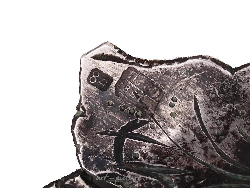 Russian silver , RUSSIAN SILVER NIELLO PIERCED DECOR EGG STANDS