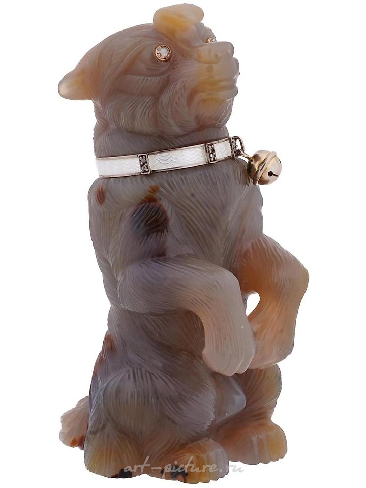 俄罗斯银 , 俄罗斯切割的狗形状的玛瑙雕塑，由黄金、银和钻石制成