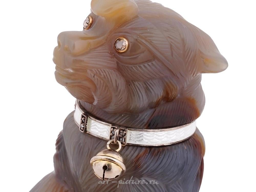 俄罗斯银 , 俄罗斯切割的狗形状的玛瑙雕塑，由黄金、银和钻石制成