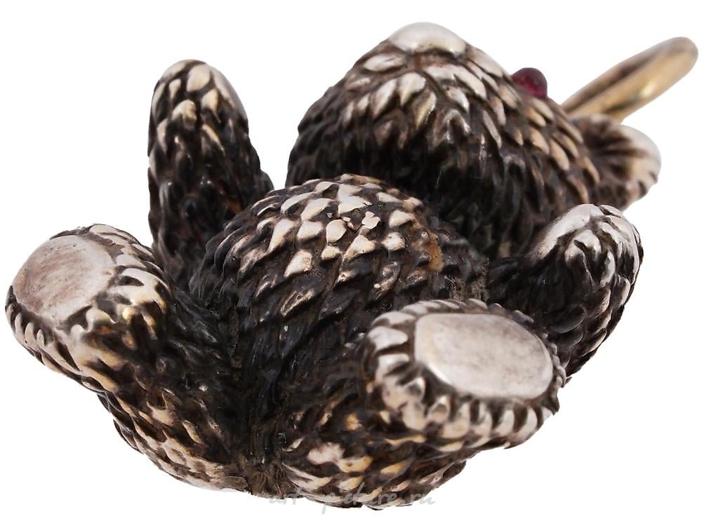 Русское серебро , Редкая русская серебряная подвеска, изящно выполненная в виде медвежонка