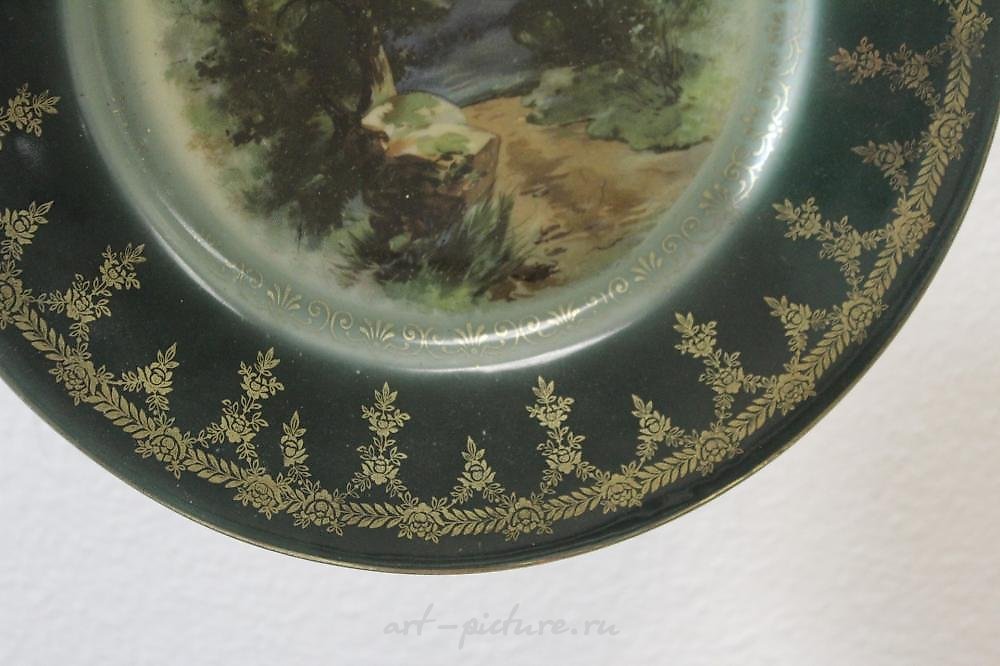 Royal Vienna Porcelain , An Antique Royal Vienna Beehive Plate