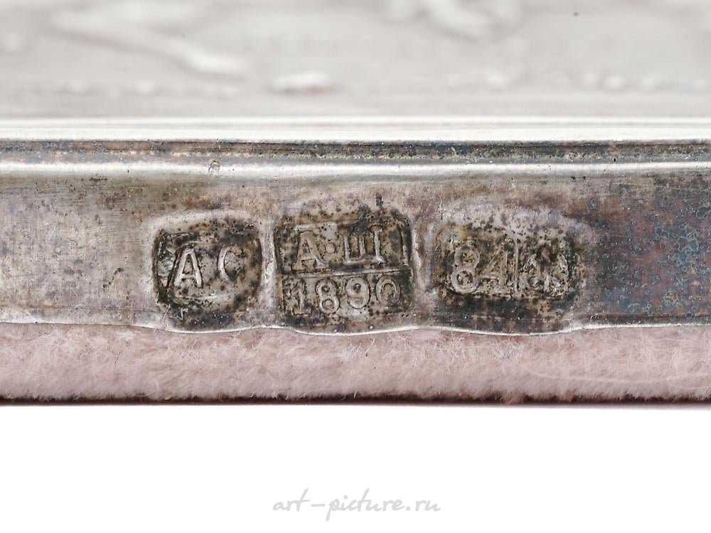 俄罗斯银 , 俄罗斯圣三福图标，镶嵌在银质外框中，适合旅行使用。