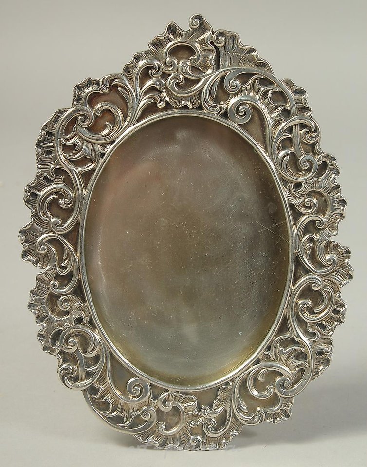 俄罗斯银 , 优雅的纹饰，出色的俄罗斯银质椭圆相框。