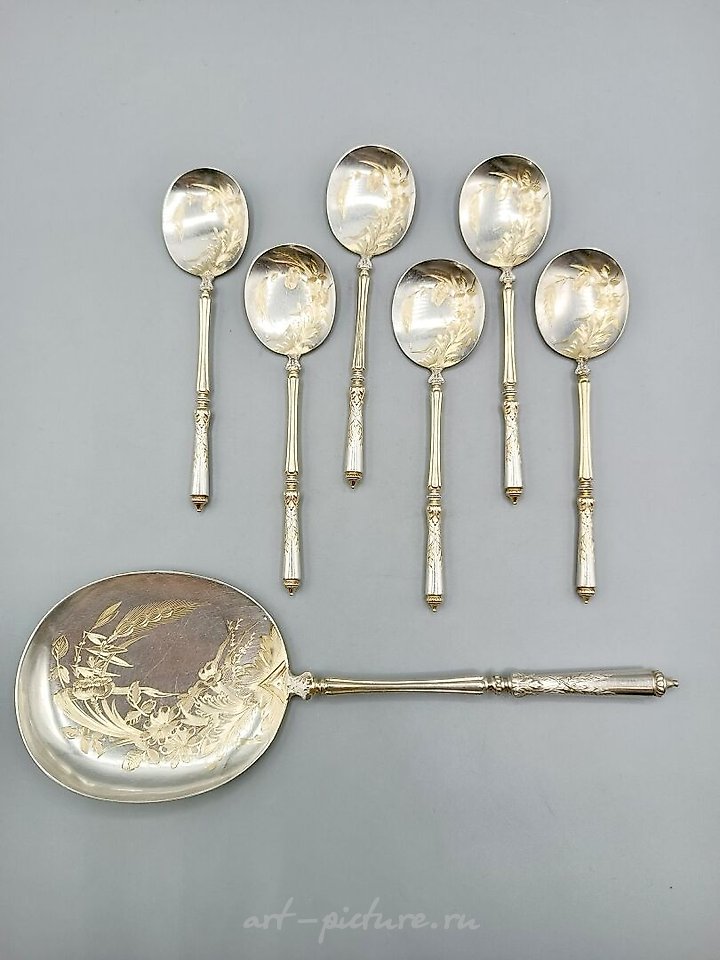 Русское серебро , Сервиз для льда из серебра и вермей в русском стиле с витиеватыми ложечками.