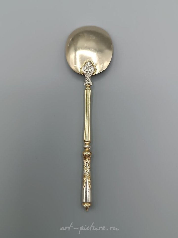 Русское серебро , Сервиз для льда из серебра и вермей в русском стиле с витиеватыми ложечками.