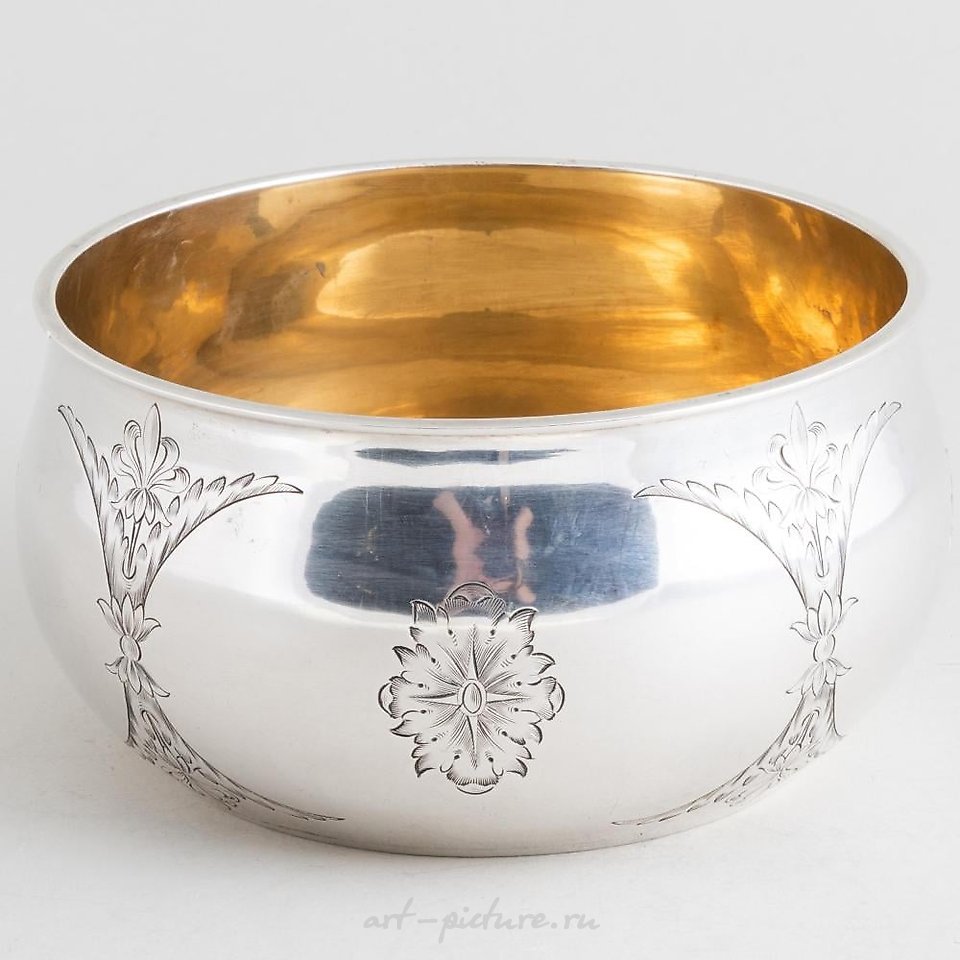 Русское серебро , Русская серебряная чаша с гравировкой