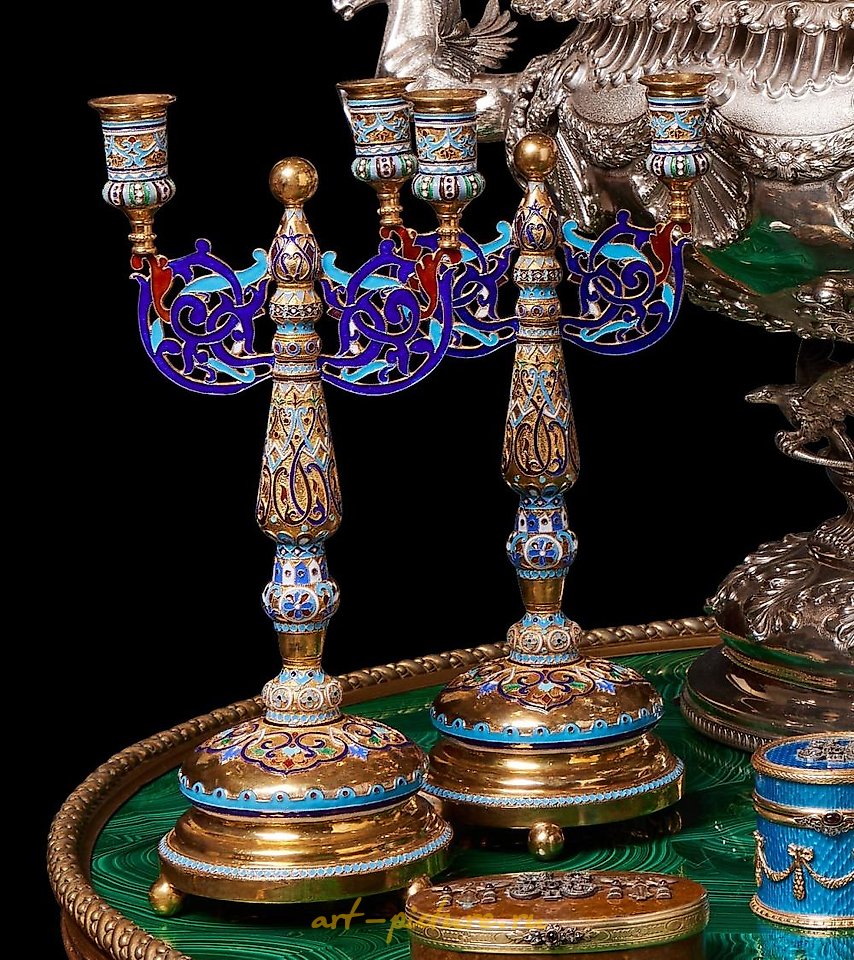 俄罗斯银 , 银质镀金和珐琅烛台