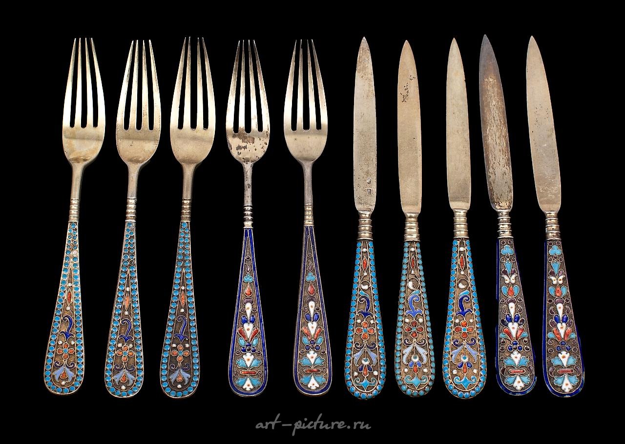 俄罗斯银 , 五对几乎相同的水果叉和刀的收藏品