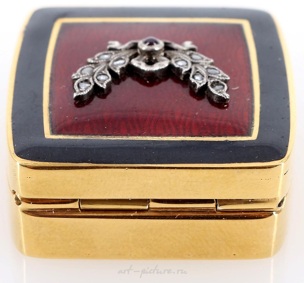 Русское серебро , Русская серебряная пилюльница с эмалью и бриллиантами,