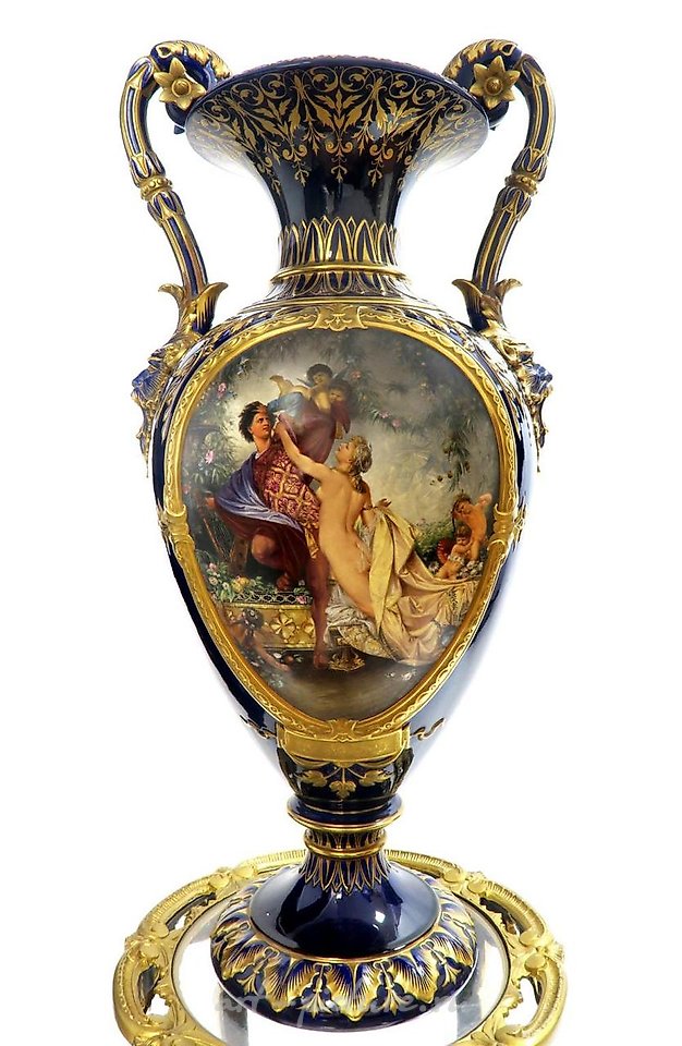 Royal Vienna , Монументальная ваза в стиле Королевской Вены 19 века