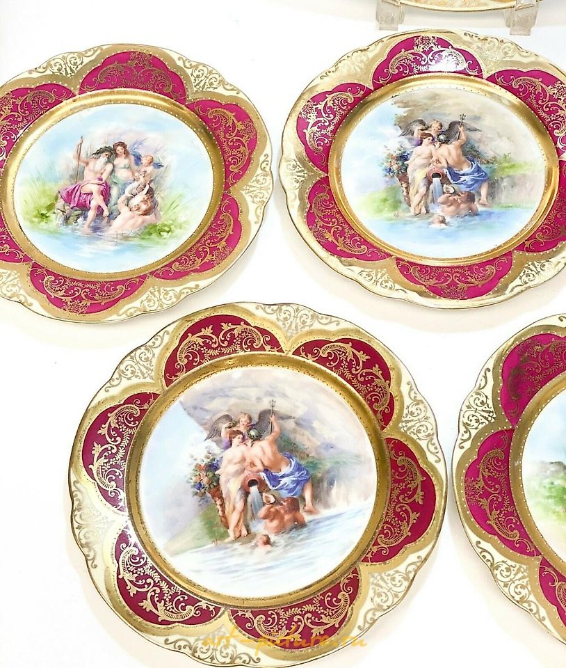 Royal Vienna Porcelain , Royal Vienna Gilt Encrusted Dessert Service for 8