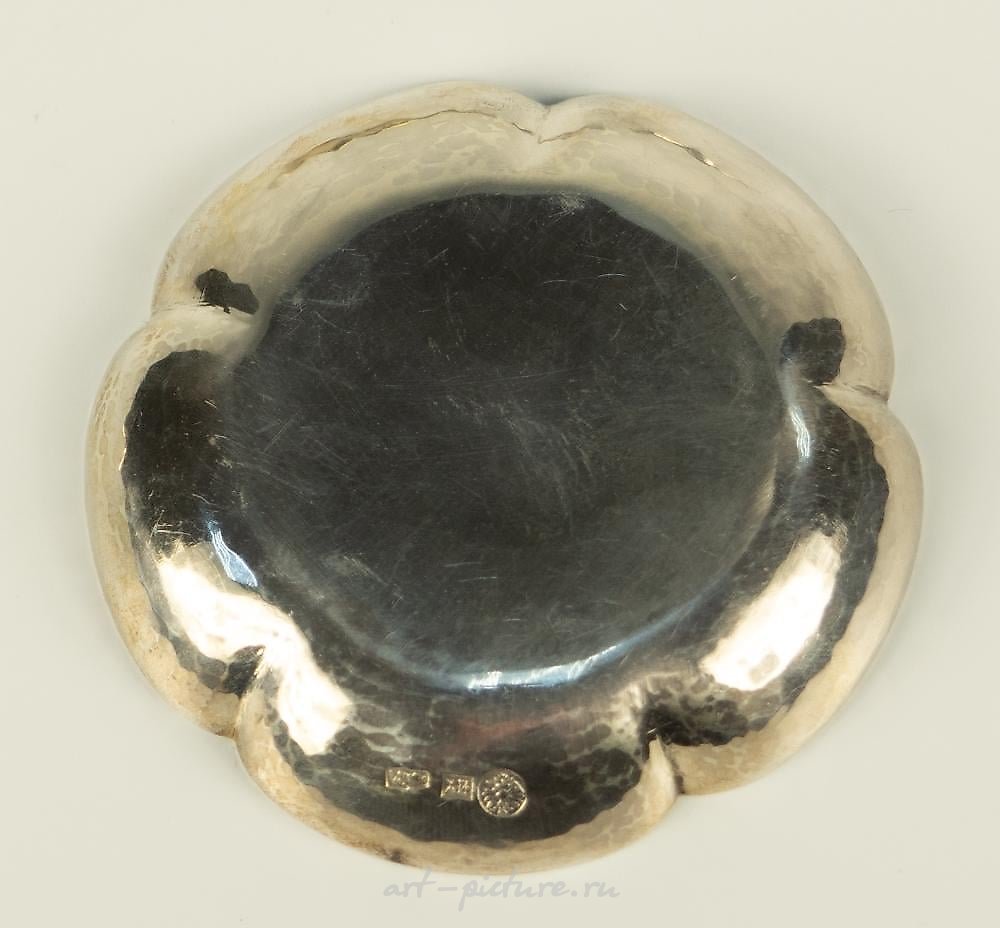 俄罗斯银 , 带弯曲边缘的6个小银制花饰