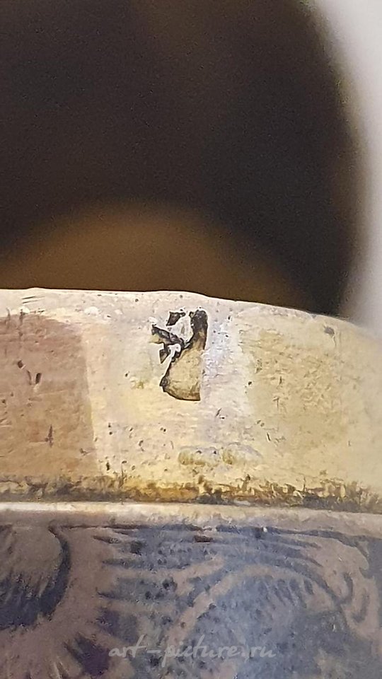 俄罗斯银 , 一个18世纪的俄罗斯鼻烟盒，由银色和金色和黑色制成，于1779年在Veliky Ustyug制造