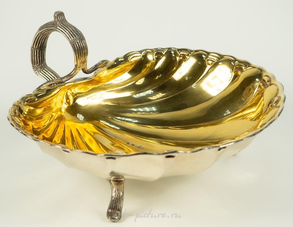 Russian silver , Candy bowl in the form of a shell. Silver 84.