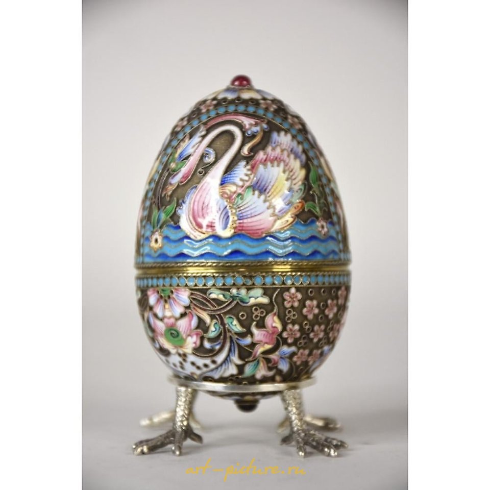俄罗斯银 , 珐琅装饰的蛋