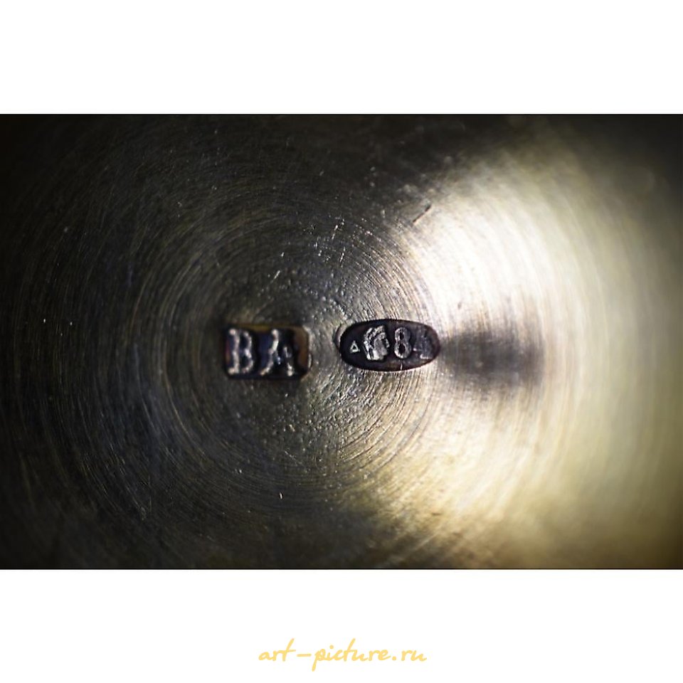 俄罗斯银 , 珐琅装饰的蛋