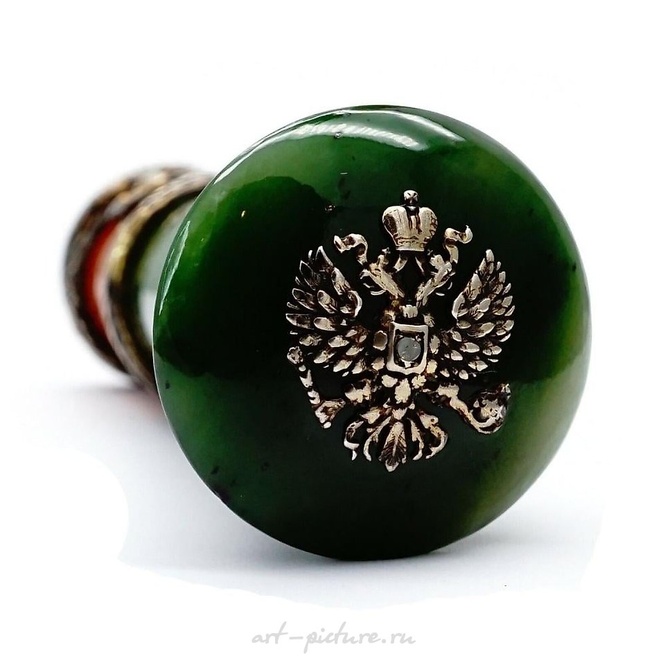 俄罗斯银 , 法贝热：由俄罗斯银、玉石、翡翠和宝石制成的雨伞。