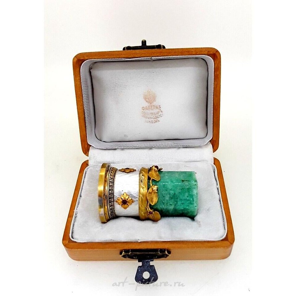 Русское серебро , Изумрудный хрусталь, золото, серебро, белая эмаль, печать с рубинами.