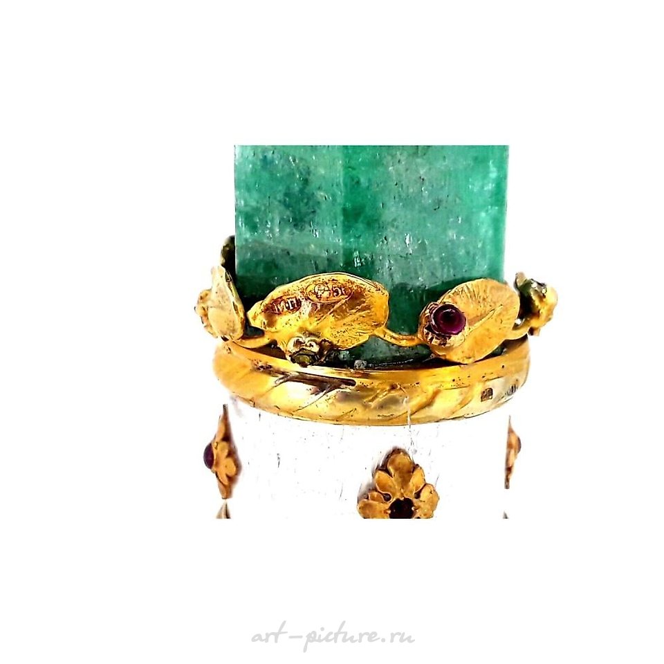 Русское серебро , Изумрудный хрусталь, золото, серебро, белая эмаль, печать с рубинами.