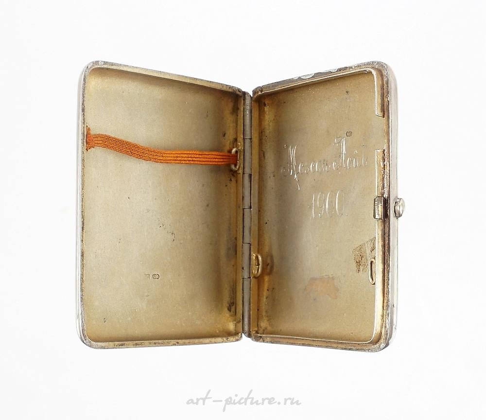 Русское серебро , Два серебряных эмалевых сигаретных кейса с цветочным и клеверным узором