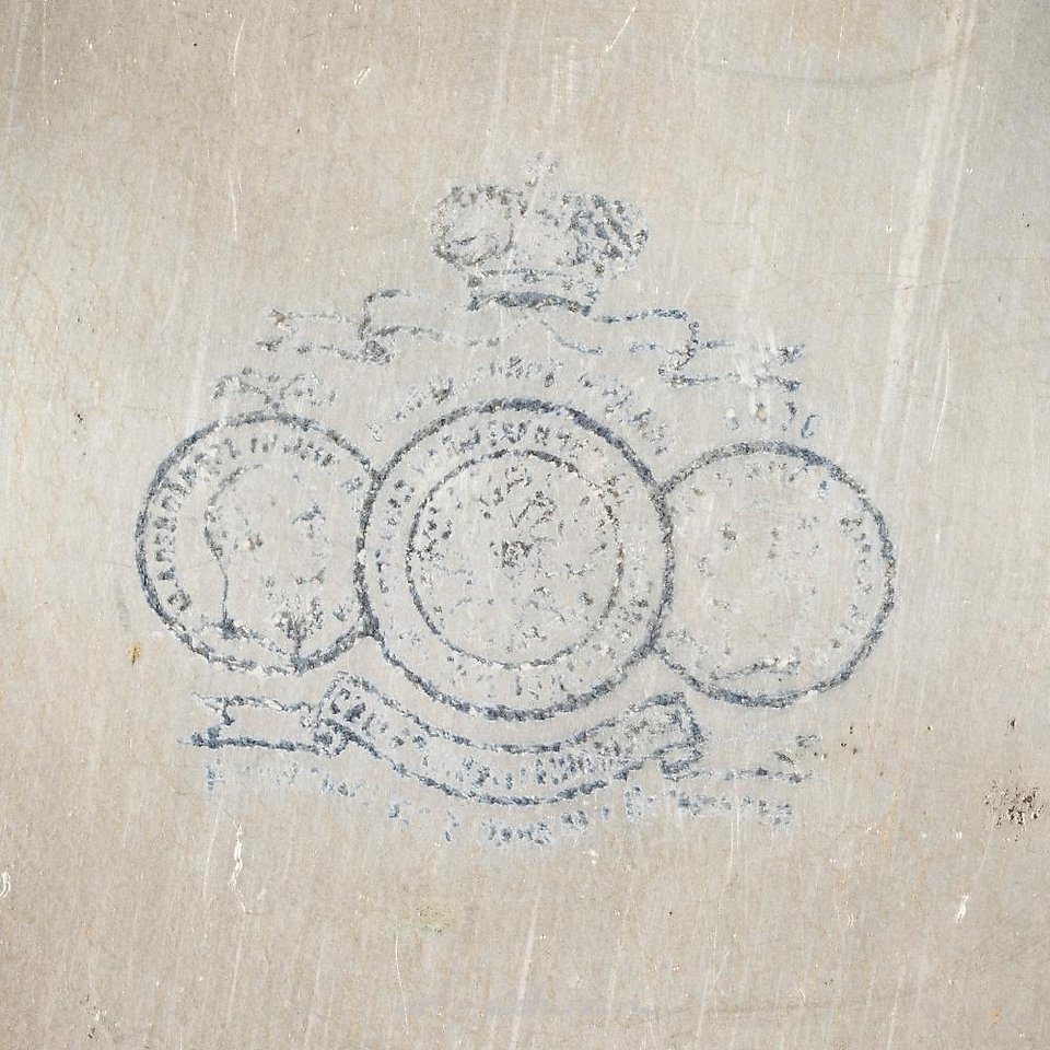 俄罗斯银 , 纸浆和漆制成的冬季马车