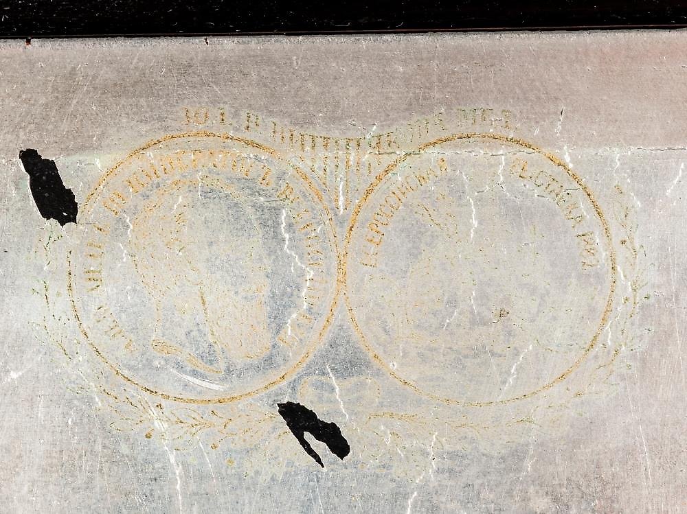 俄罗斯银 , 用纸浆制成并上漆的三层盒子。